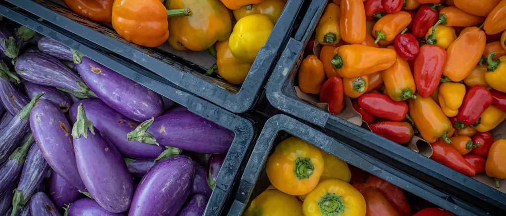 Farmer's market, local produce